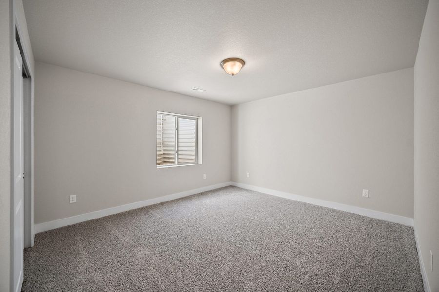 Spacious, unfurnished interior of a new home in Aspen Ranch, Fountain (Image 33).