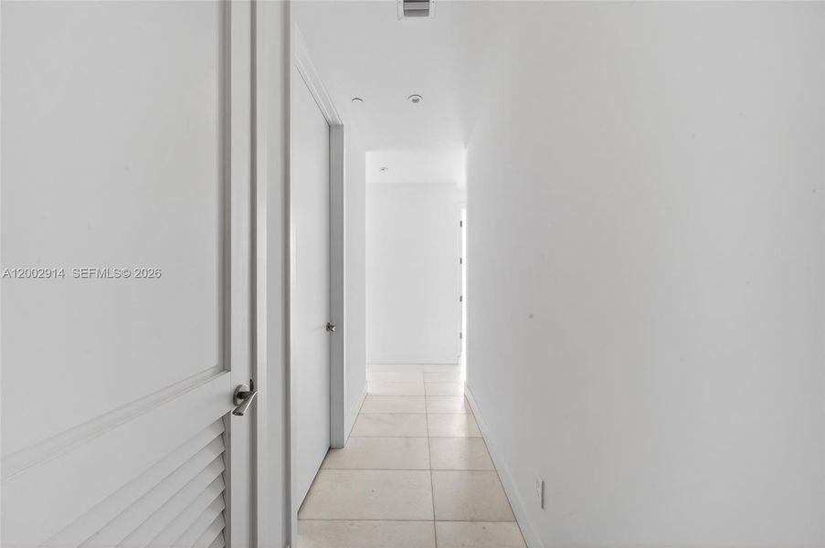 Spacious, unfurnished interior of a new home in , Miami (Image 21).