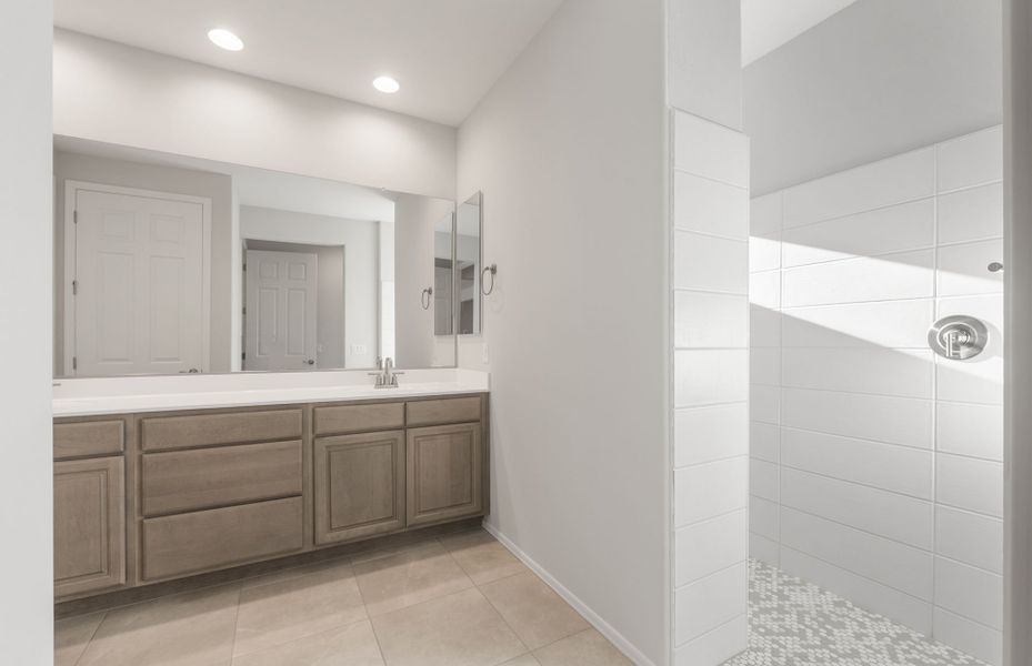 Furnished interior view inside a new home in Sun City Anthem at Merrill Ranch, Florence (Image 11).