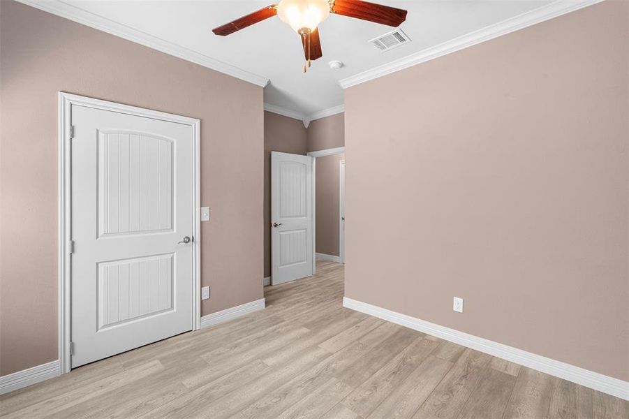 Spacious, unfurnished interior of a new home in , Corsicana (Image 25).