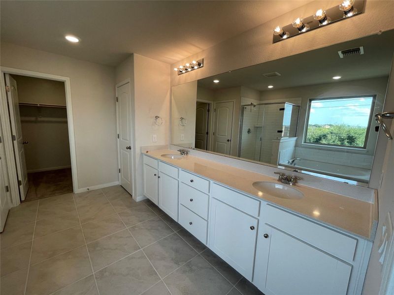Furnished interior view inside a new home in Covered Bridge, Hutto (Image 8).
