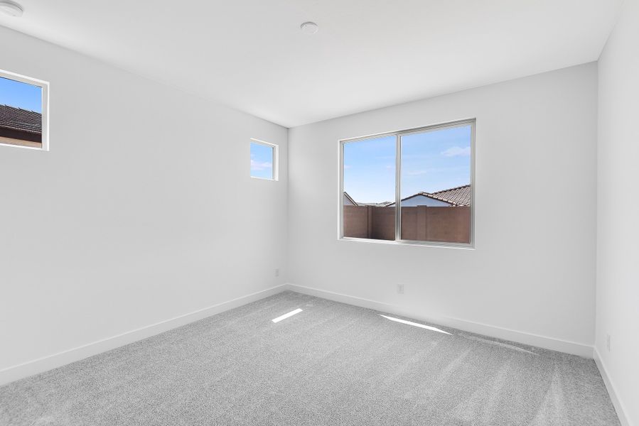 Spacious, unfurnished interior of a new home in Estrella, Goodyear (Image 33).