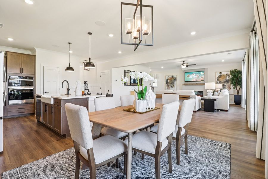 Representative furnished interior of a home built from the Bradley II by Great Southern Homes in Sedona, Greenville (Image 102).