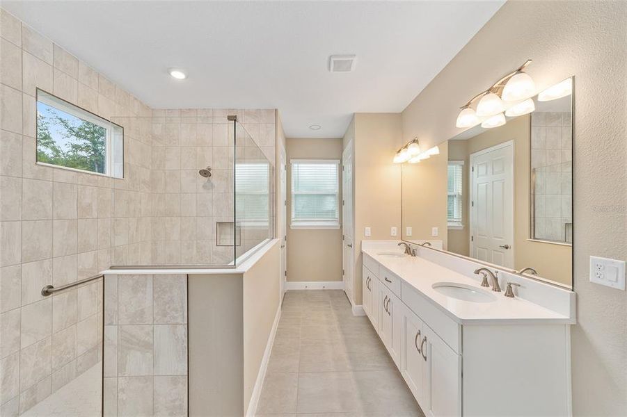 Furnished interior view inside a new home in , Ocala (Image 12).