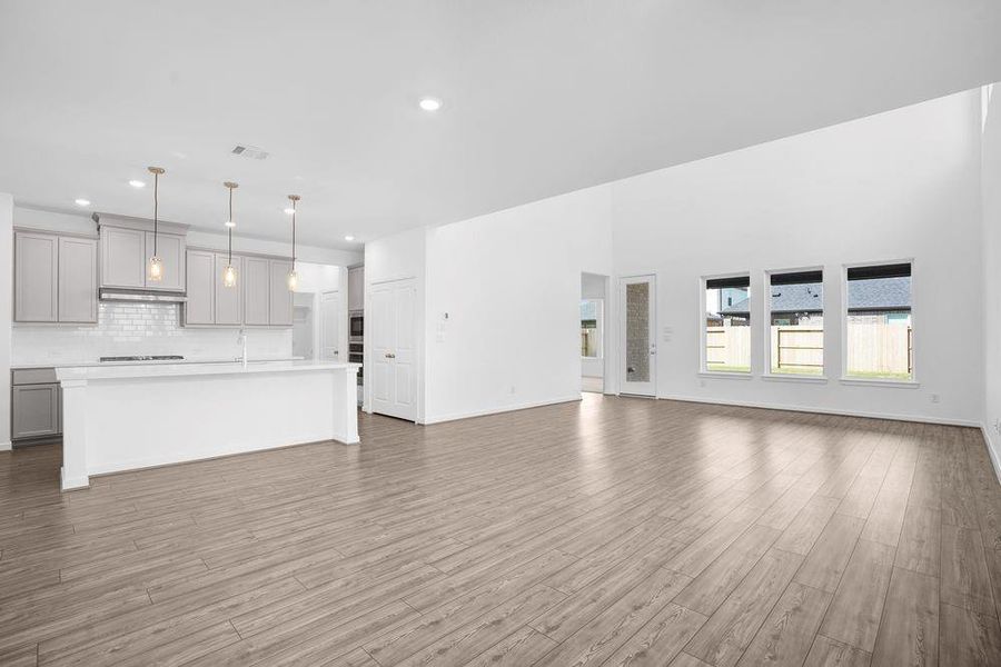 9622 Starry Eyes Lane ~ Ready Now