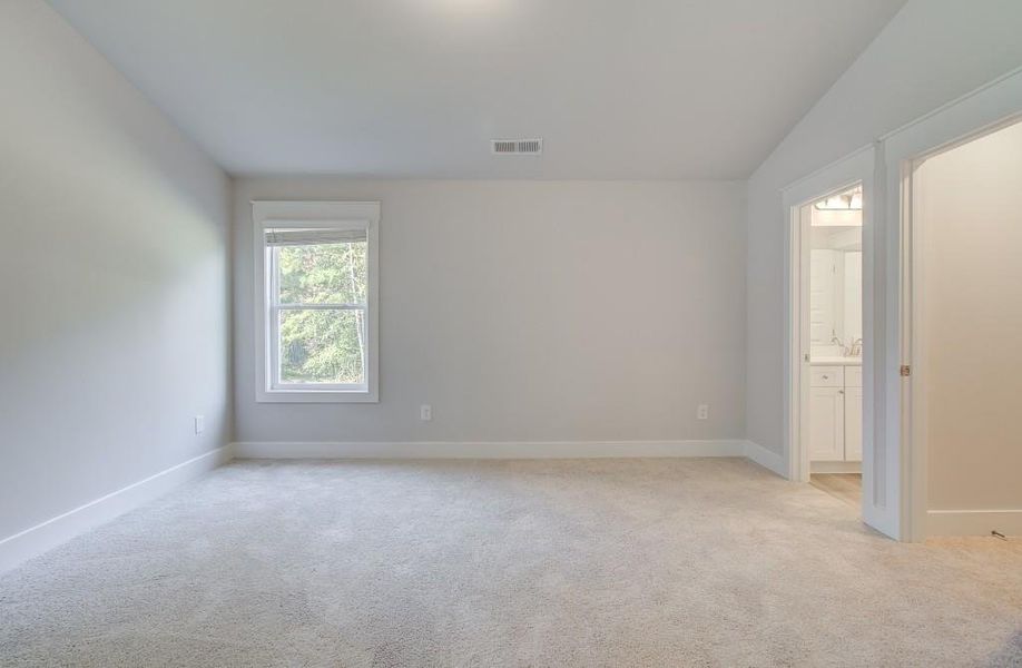 Spacious, unfurnished interior of a new home in Saddleridge, Senoia (Image 24). Spacious, unfurnished interior of a new home in Saddleridge, Senoia (Image 24).