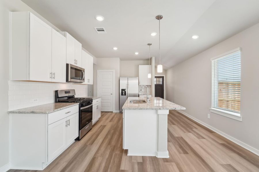 Photo is not of the actual home, but is an inspirational photo of builder’s model home and may depict options, furnishings, and/or decorator features that are not included Photo is not of the actual home, but is an inspirational photo of builder’s model home and may depict options, furnishings, and/or decorator features that are not included