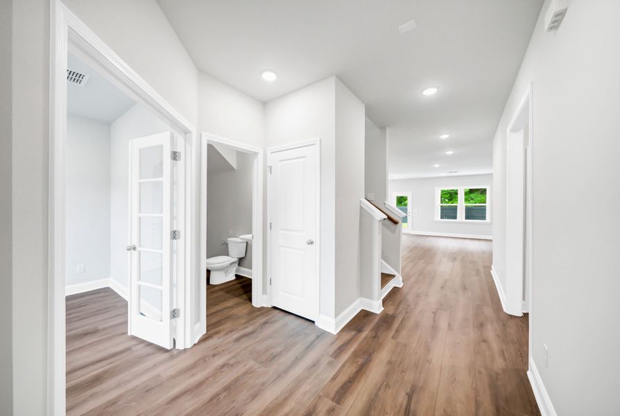 Spacious, unfurnished interior of a new home in Monroe Preserve, Chapin (Image 37).