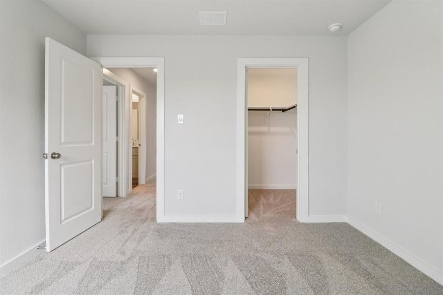 Spacious, unfurnished interior of a new home in Lone Oak, Alvarado (Image 27). Spacious, unfurnished interior of a new home in Lone Oak, Alvarado (Image 27).
