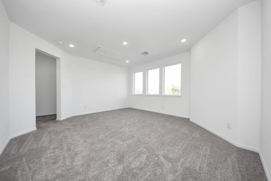 Spacious, unfurnished interior of a new home in Elyson, Katy (Image 47).