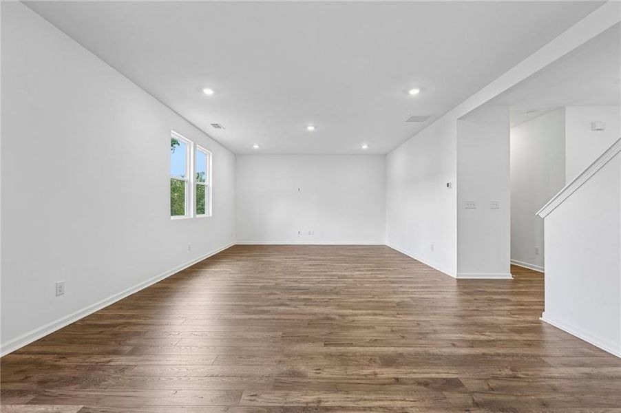 Spacious, unfurnished interior of a new home in Falls Creek, Flowery Branch (Image 28). Spacious, unfurnished interior of a new home in Falls Creek, Flowery Branch (Image 28).