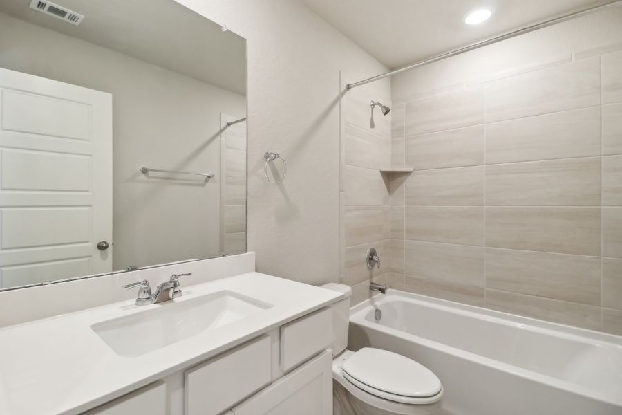 Guest bathroom in the Cascade floorplan at a Meritage Homes community.