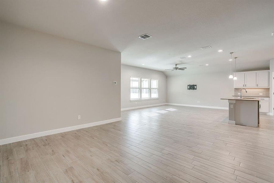 Spacious, unfurnished interior of a new home in , Burleson (Image 30).