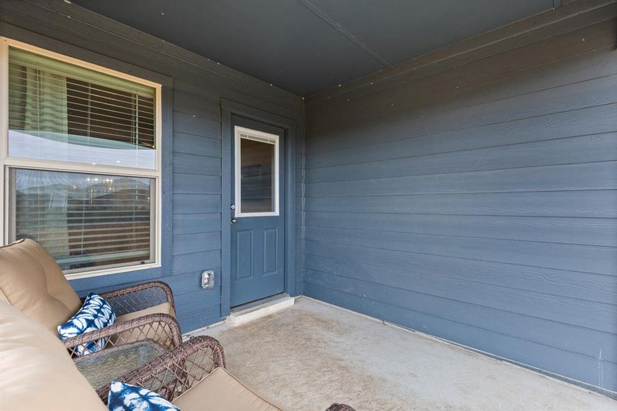 Exterior details and patio area of a home in Foxborough, Waco (Image 22).