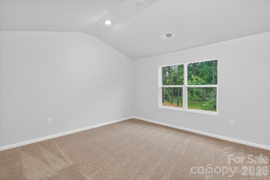 Spacious, unfurnished interior of a new home in Rhyne Court, Gastonia (Image 18).