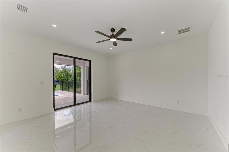 Spacious, unfurnished interior of a new home in , Punta Gorda (Image 36).