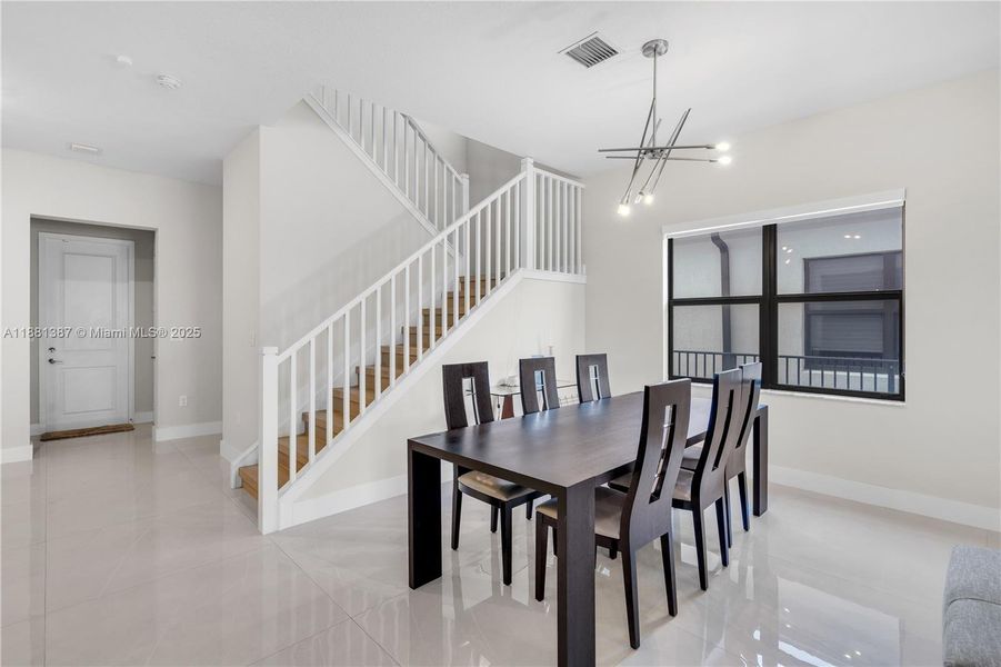 Furnished interior view inside a new home in , Miramar (Image 5).