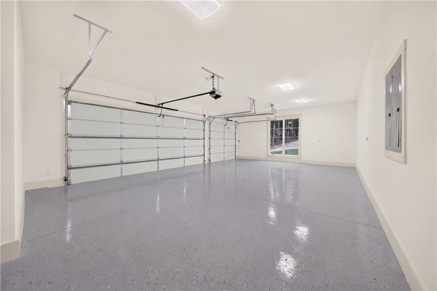 Spacious, unfurnished interior of a new home in , Lawrenceville (Image 25).