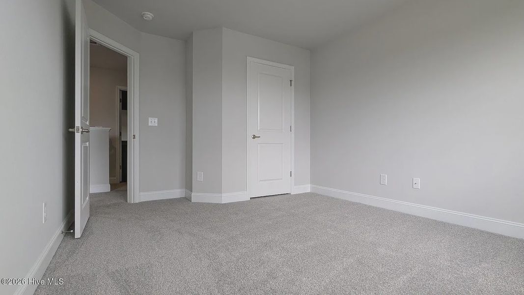 Spacious, unfurnished interior of a new home in Harvest Creek, Nashville (Image 29).