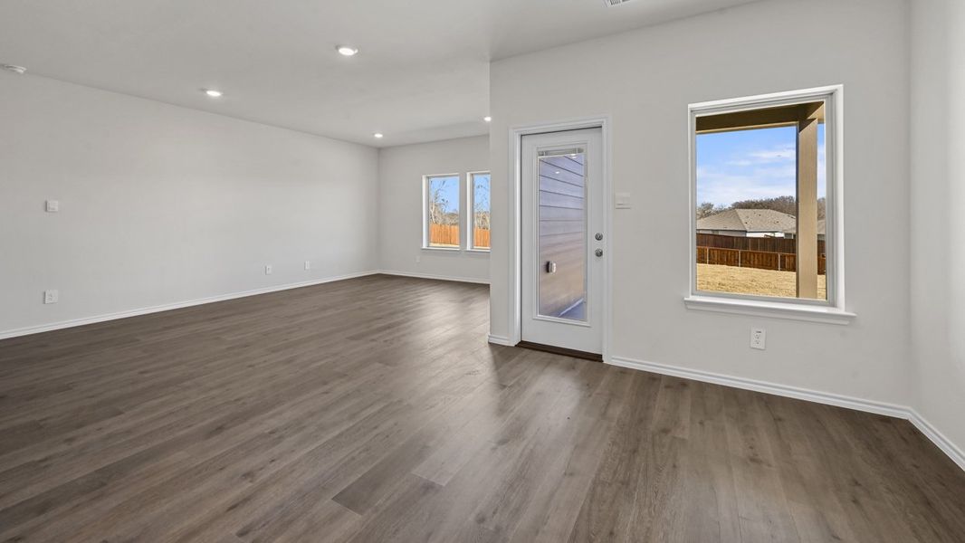 Spacious, unfurnished interior of a new home in Crane Crossing, Crandall (Image 12).