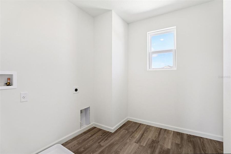 Spacious, unfurnished interior of a new home in The Grove at Scenic Terrace, Lake Hamilton (Image 16).