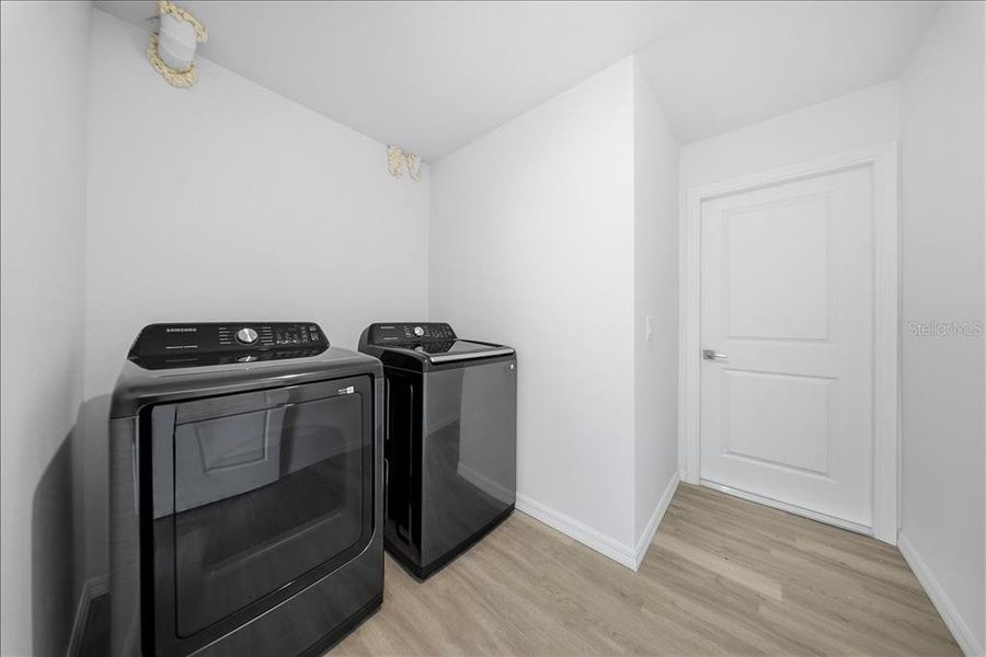 Close-up of interior finishes inside a home in , North Port (Image 16). Close-up of interior finishes inside a home in , North Port (Image 16).