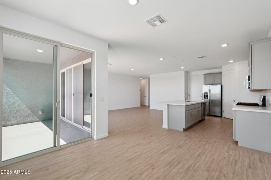 11-web-or-mls-W Bajada Rd-S2409-011