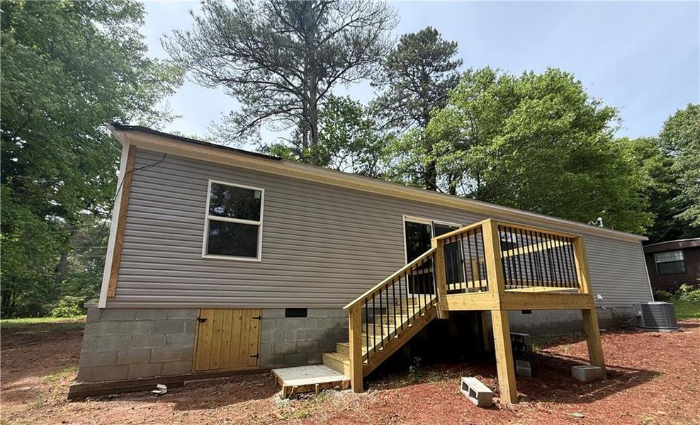 Exterior details and patio area of a home in , Villa Rica (Image 7).