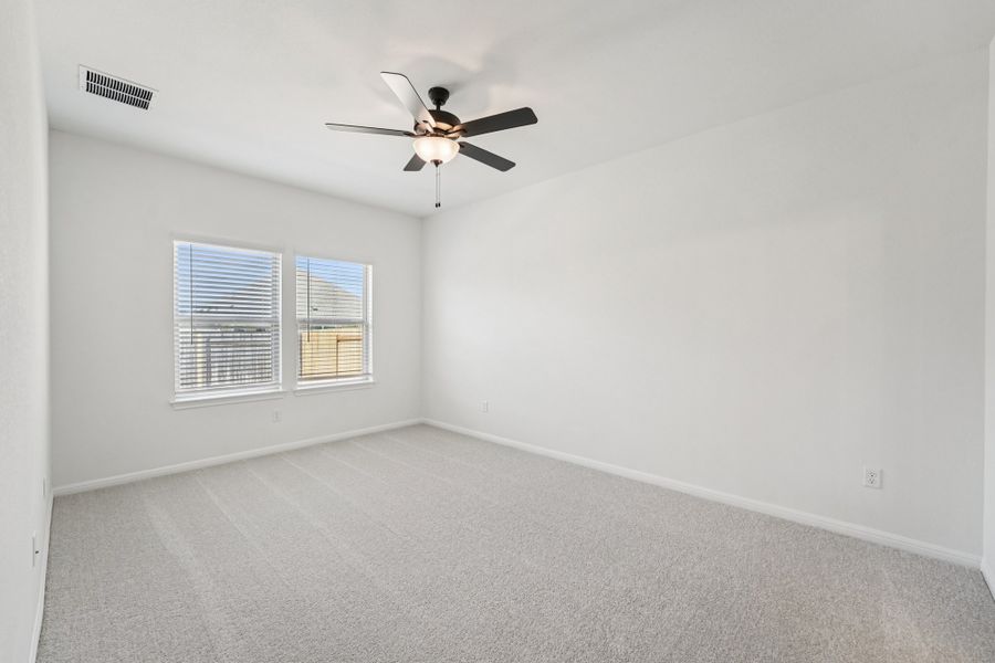 Spacious, unfurnished interior of a new home in Crosswinds, Kyle (Image 25).