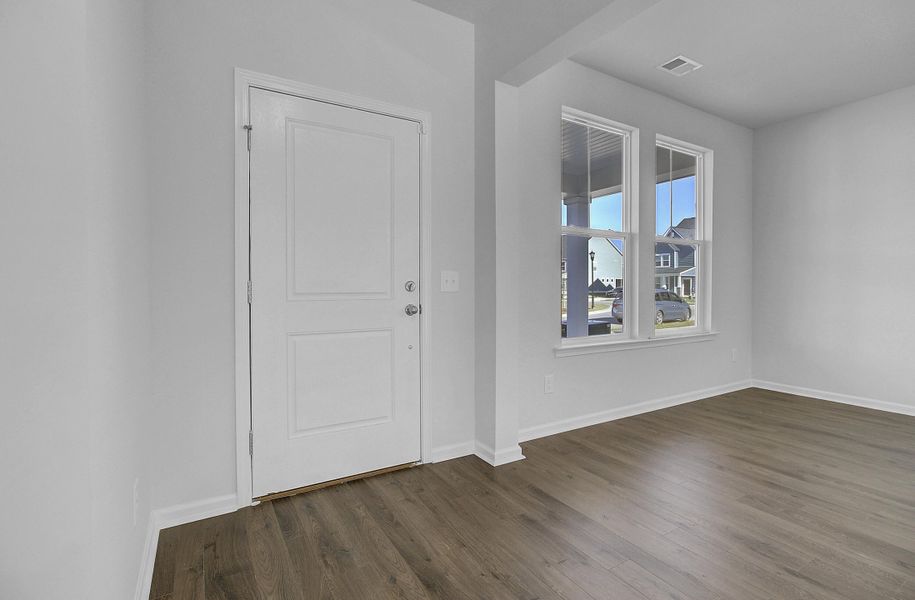 Spacious, unfurnished interior of a new home in Heron's Walk at Summers Corner, Summerville (Image 22).