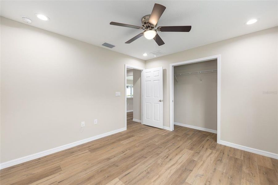 Spacious, unfurnished interior of a new home in , Dunnellon (Image 33). Spacious, unfurnished interior of a new home in , Dunnellon (Image 33).