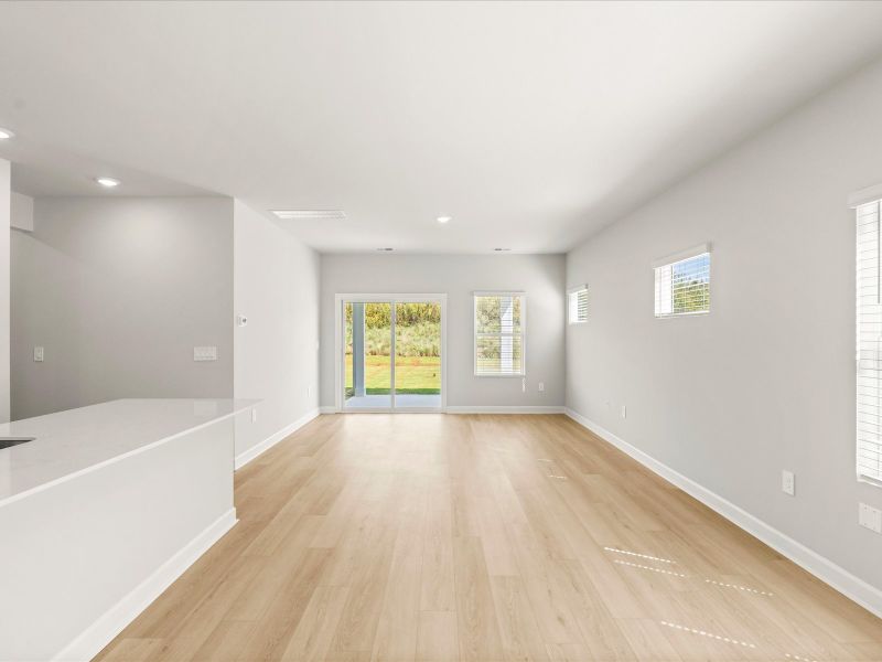 Spacious, unfurnished interior of a new home in Village at White Pine, Pendleton (Image 14).