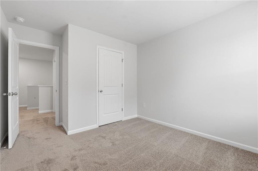 Spacious, unfurnished interior of a new home in Moss Creek, Hogansville (Image 28).
