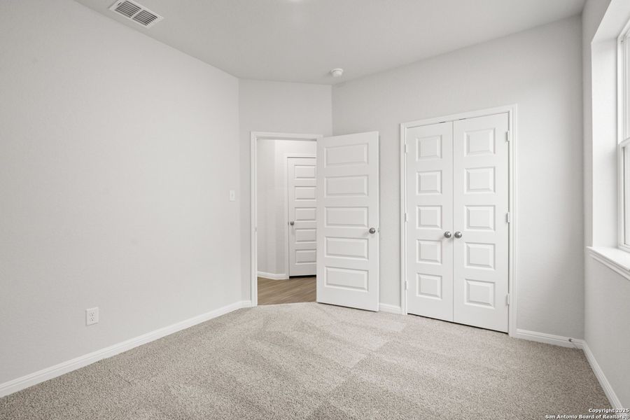 Spacious, unfurnished interior of a new home in Hunters Ranch, San Antonio (Image 24). Spacious, unfurnished interior of a new home in Hunters Ranch, San Antonio (Image 24).
