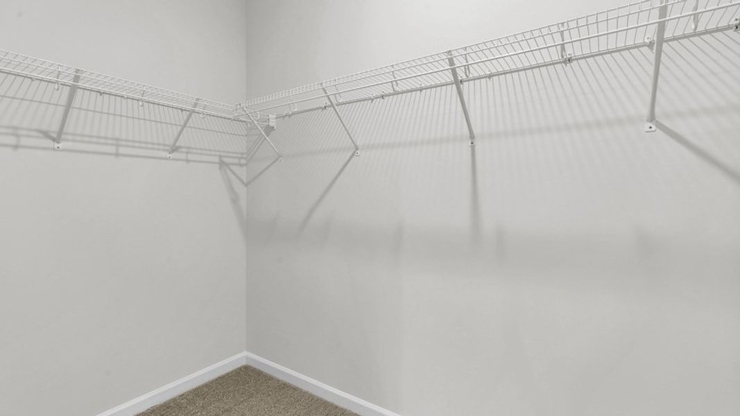 Spacious, unfurnished interior of a new home in Cross Creek, Spring Lake (Image 18).