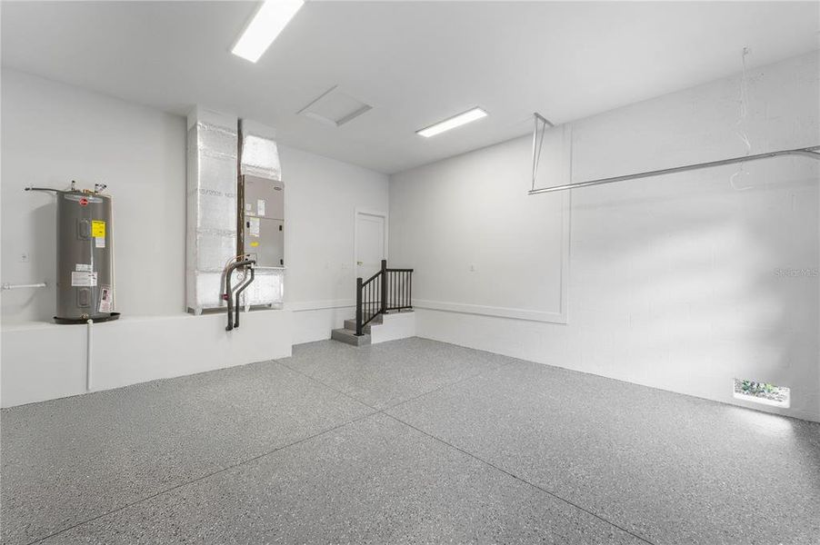 Spacious, unfurnished interior of a new home in , Tampa (Image 48).