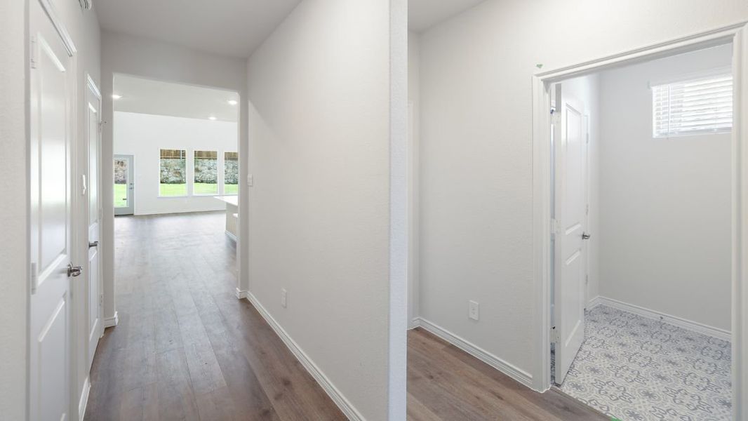 Spacious, unfurnished interior of a new home in Augusta Square, Fort Worth (Image 21).