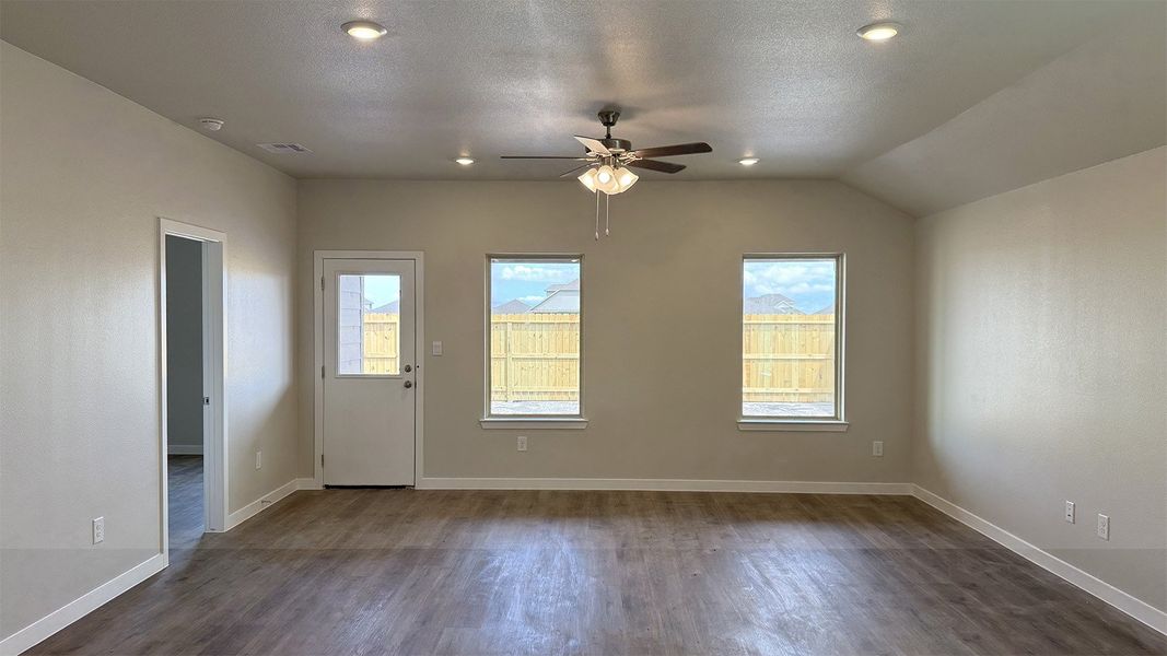 Spacious, unfurnished interior of a new home in London Towne, Corpus Christi (Image 11). Spacious, unfurnished interior of a new home in London Towne, Corpus Christi (Image 11).