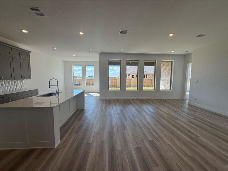 **Photos are representative only. This is not the actual home.** **Photos are representative only. This is not the actual home.**