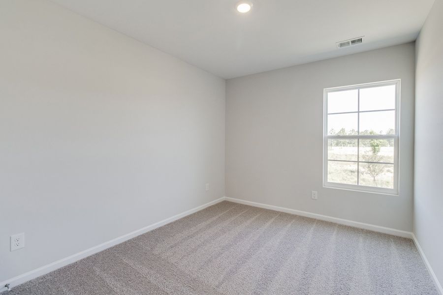 Spacious, unfurnished interior of a new home in Astoria, Columbia (Image 26).