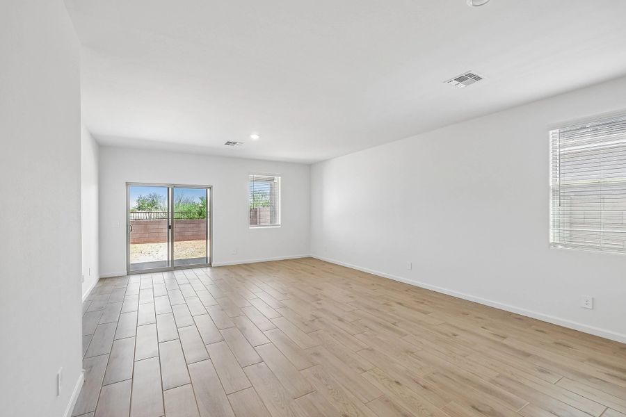 Representative images and renderings are for illustrative purposes. Actual structural options and design finishes of home may vary.