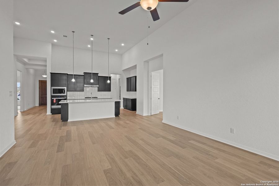 Spacious, unfurnished interior of a new home in Homestead 75', Schertz (Image 17).