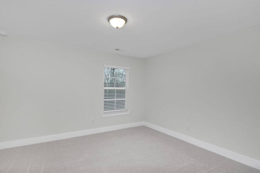 Spacious, unfurnished interior of a new home in Ashton Lakes, Lexington (Image 27).