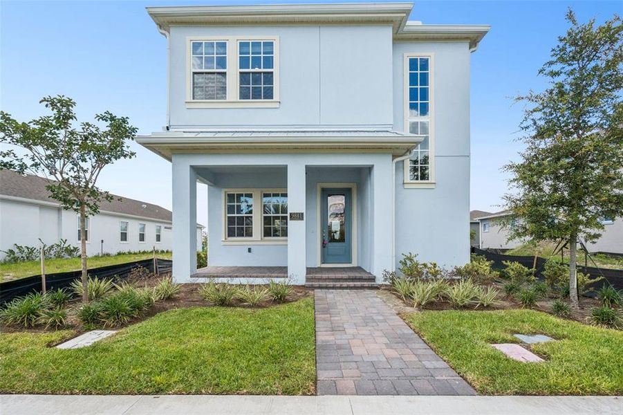 Exterior details and patio area of a home in Laureate Park, Orlando (Image 3).