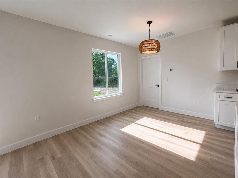Spacious, unfurnished interior of a new home in , Summerfield (Image 24).