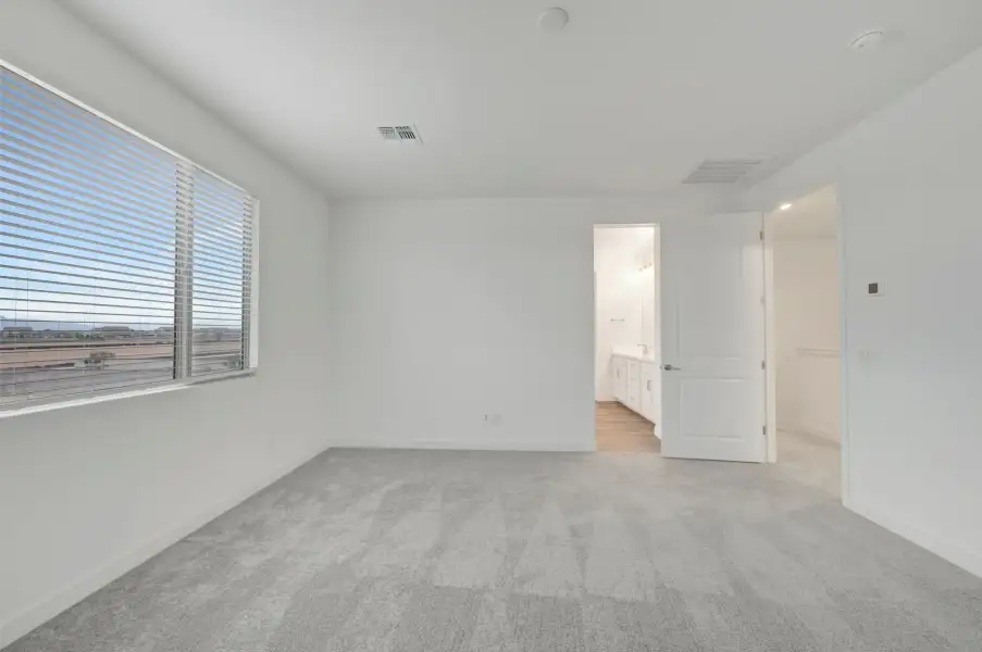 Spacious, unfurnished interior of a new home in Soleo, San Tan Valley (Image 33).