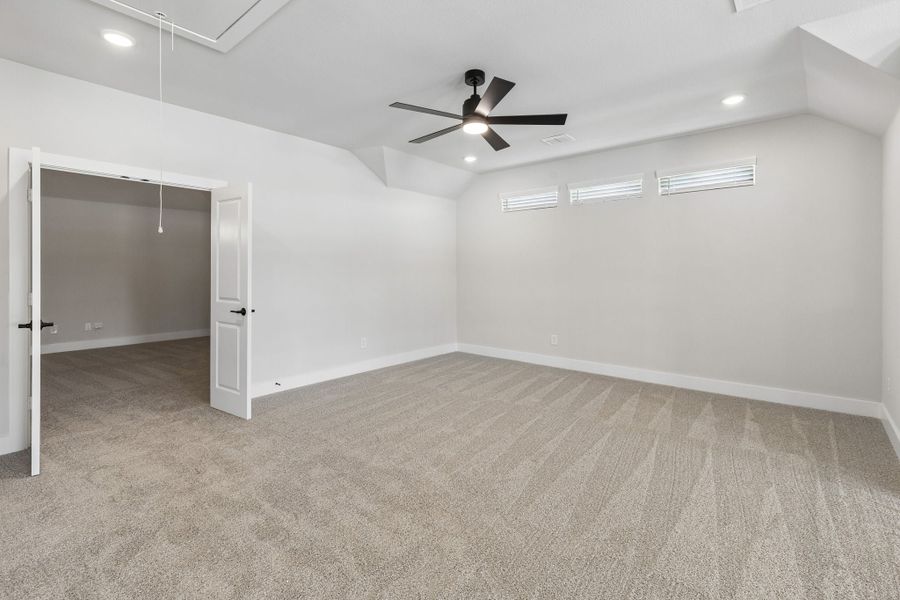 Spacious, unfurnished interior of a new home in Rainwater Crossing, Celina (Image 27).