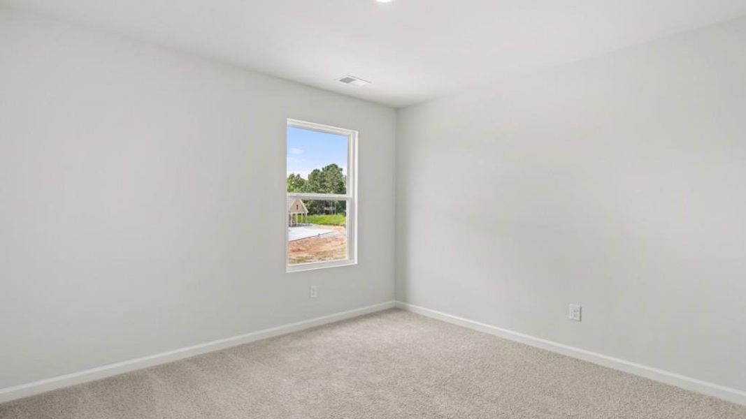 Spacious, unfurnished interior of a new home in Creekview, Atlanta (Image 8).