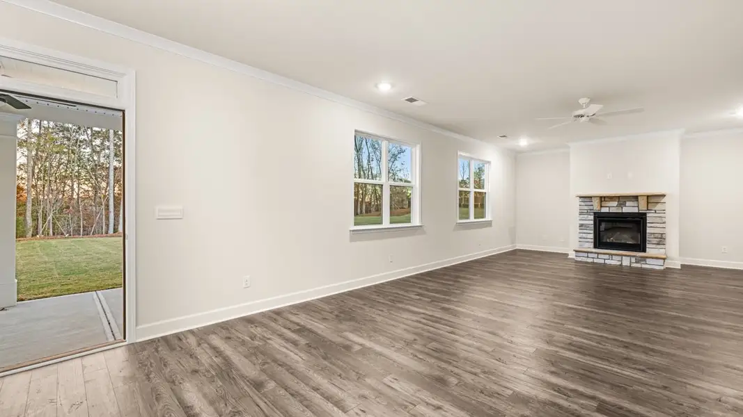 Representative unfurnished interior of a home built from the Jean Lee by D.R. Horton in Heritage Pointe, Senoia (Image 16).