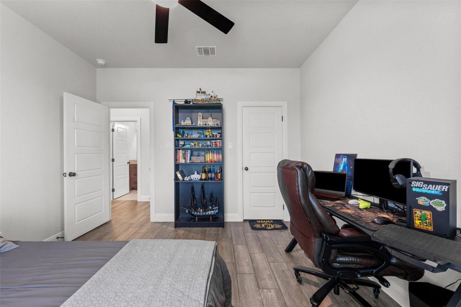 Furnished interior view inside a new home in , Salado (Image 26).
